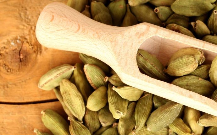 22 Amazing Health Benefits And Uses Of Cardamom (Elaichi)