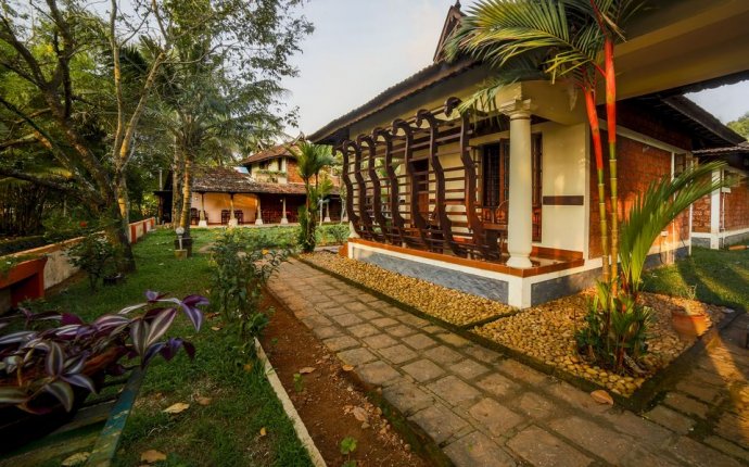 9 Rejuvenating Kerala Ayurvedic Resorts for All Budgets