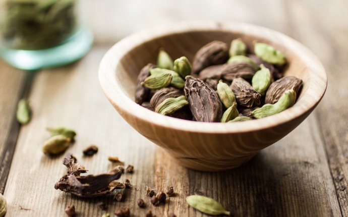 Healthy Ayurveda | Health Benefits Of Cardamom