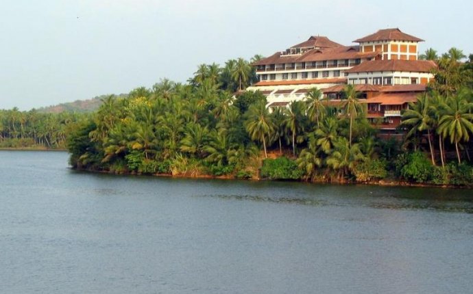 WelcomHotel Raviz Kadavu Resort and Ayurveda Spa